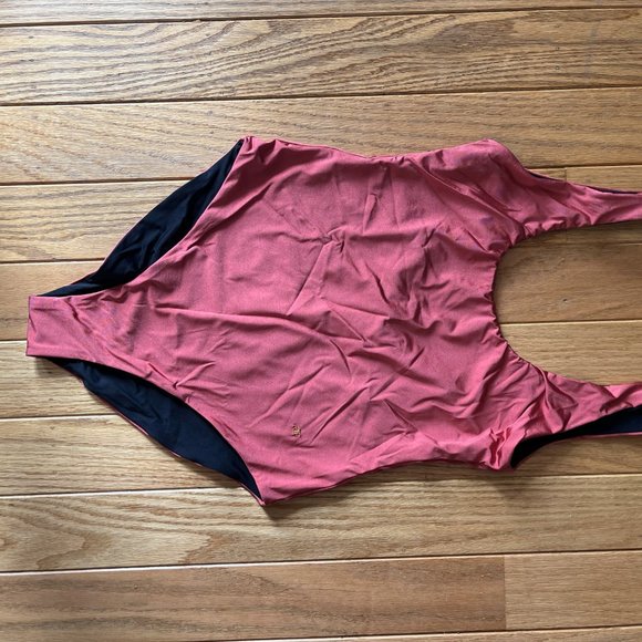 Scoop Neck One Piece Swimsuit - Picture 13 of 13